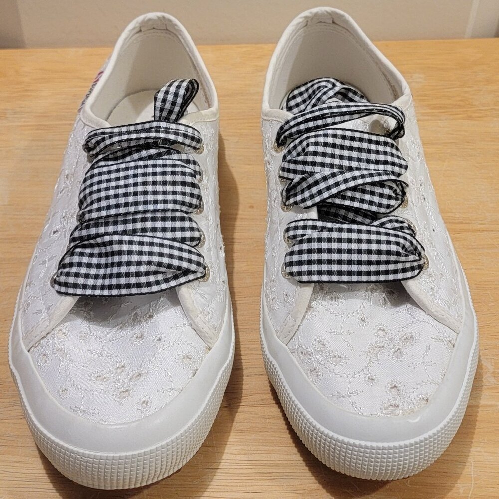 Size 37 (6.5) SUPERGA Lace Sneakers. Ribbon Lace-up closure with metal eyelets